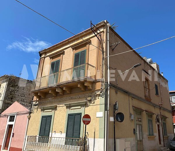 Charming semi-independent house in Pozzallo