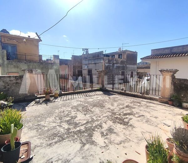 Palazzetto terra-cielo in centro storico a Scicli