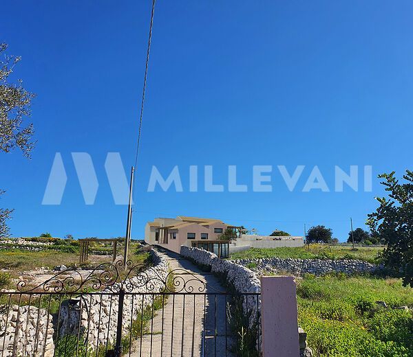Farmhouse in a panoramic position and sea view in Scicli