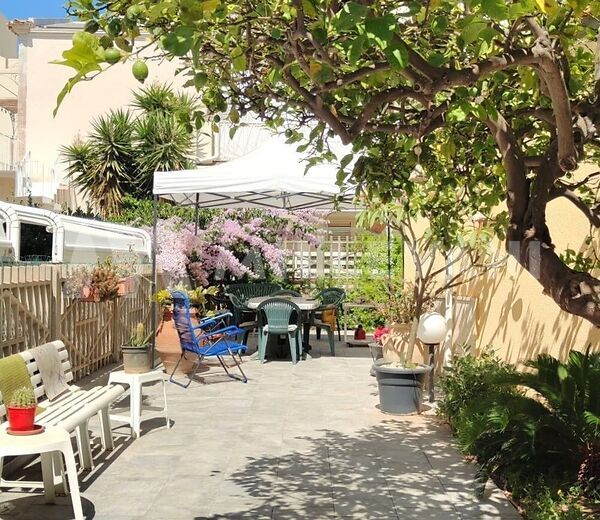 Detached house with garden a few steps from the Andrea Doria seafront in Marina di Ragusa