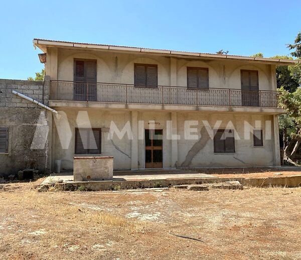 Villa in posizione panoramica a Scicli