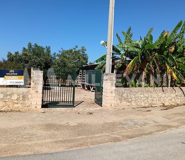 Agricultural annex in the Sampieri countryside