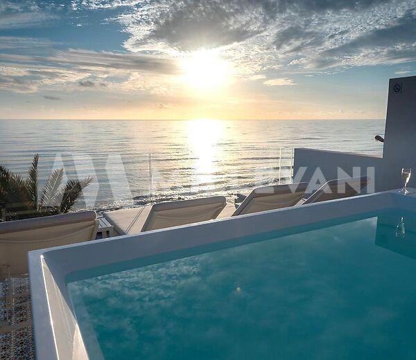 Splendid villa facing the sea and Marina di Ragusa