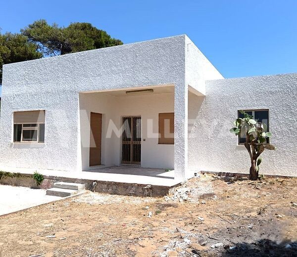 Independent house in a panoramic position in Sampieri